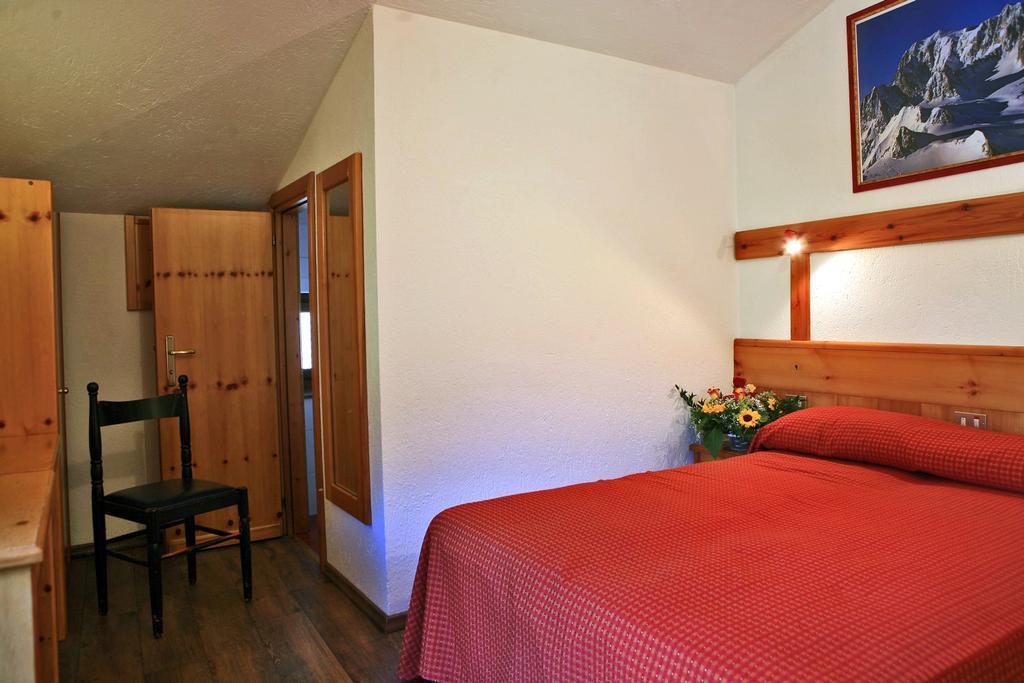 Albergo Le Marmotte Pré-Saint-Didier Екстериор снимка